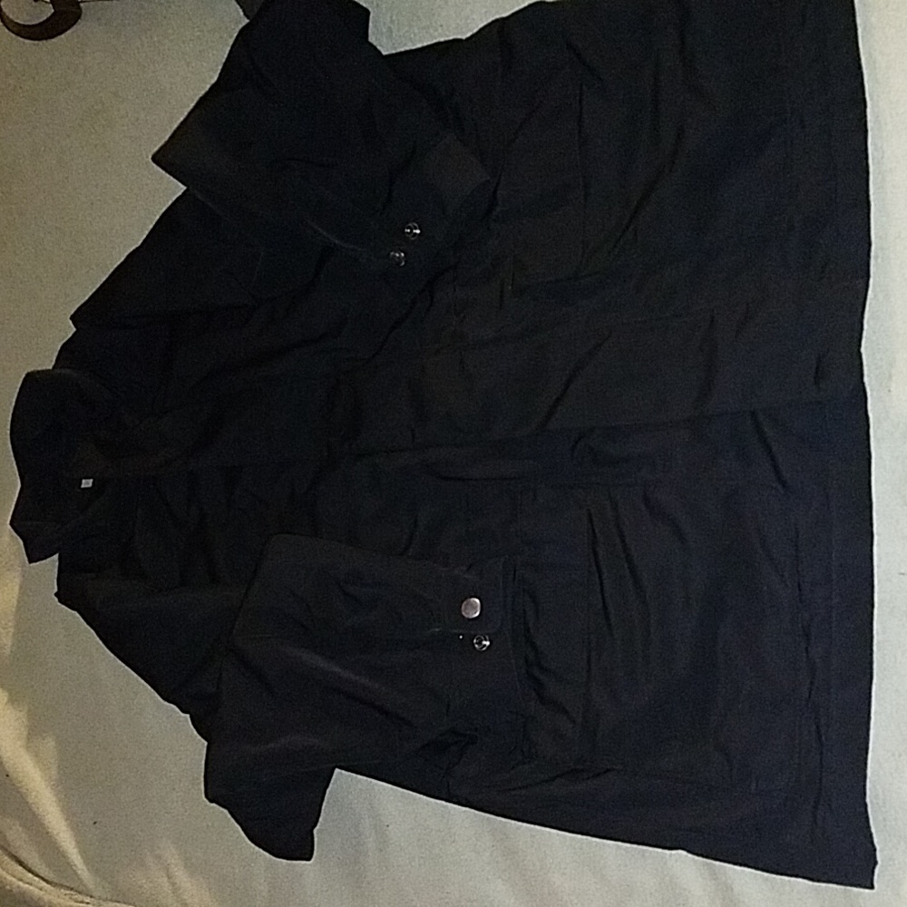 Womens wind resistant jacket by Claiborne. Size L.  Black.